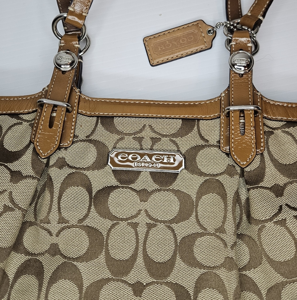 Coach Brown Signature Gallery Tote – Medium Canvas & Leather – Tan – Zip - Picture 5 of 16